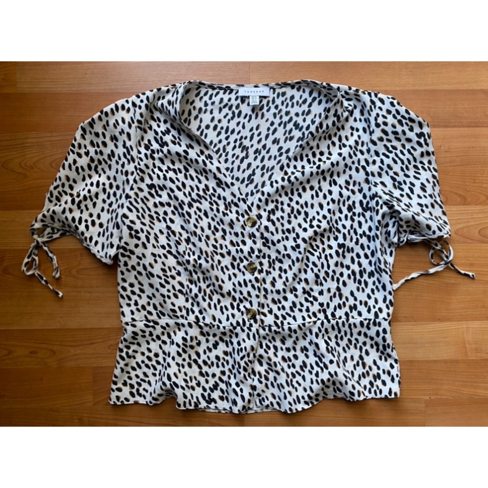 SALE✨Topshop Animal Print Button Up Blouse